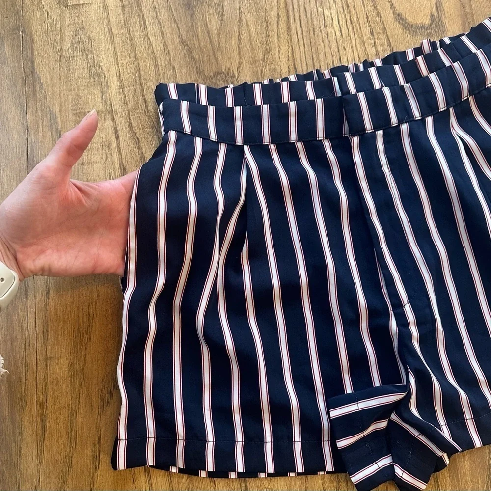 Forever 21 Women’s Shorts Navy Blue Red White Striped Sailor Pockets Sz Medium